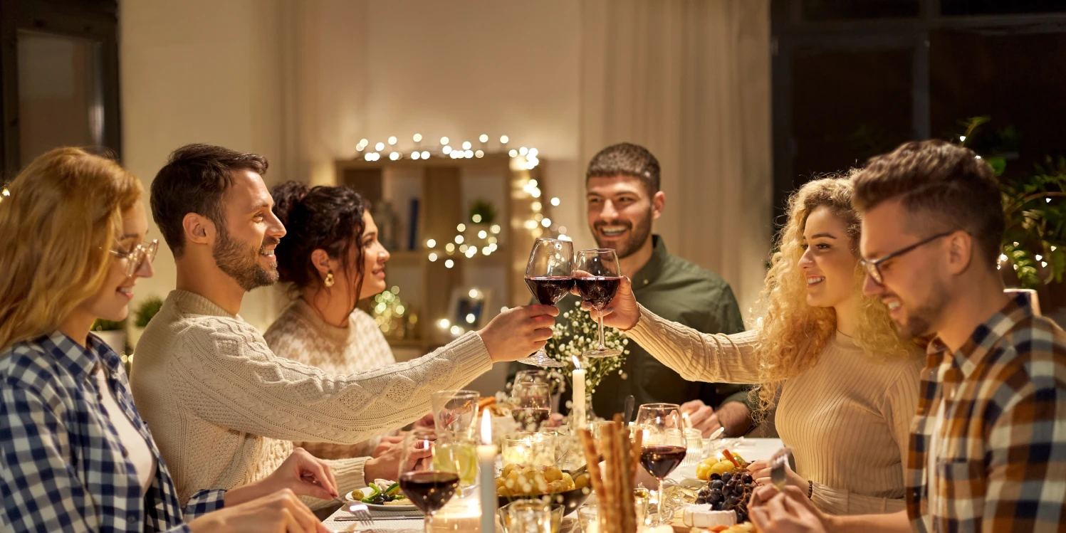Profitez des fêtes sans ballonnements ni privations. Que choisir pour un dîner festif entre amis ?